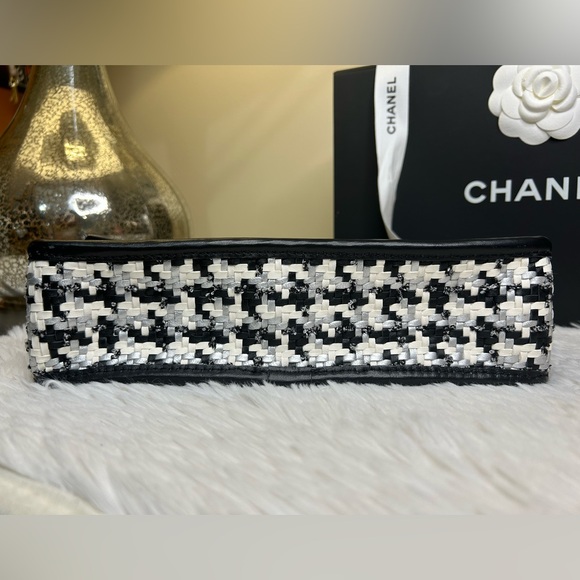 ❌SOLD❌🔥NEW! RARE! CHANEL•Metallic Woven Lambskin Medium Flap Bag - Picture 12 of 12